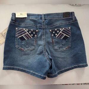 NWT Love Indigo Womens 16 Denim Jean Shorts Patriotic Flag Pockets High Rise